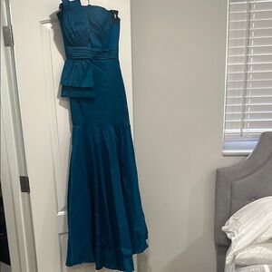 Elegant Teal Evening Gown